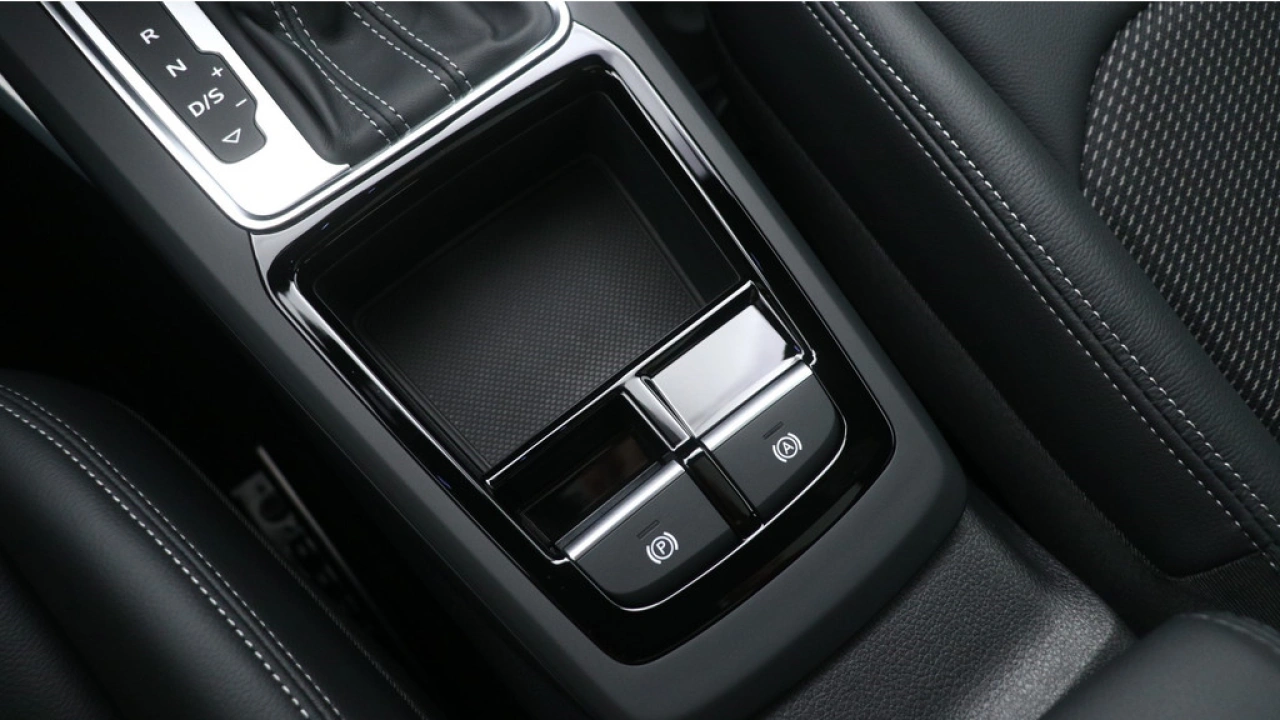 Audi Q2 35 TFSI S Edition | Panoramadak | Stoelverwarming | Carplay |