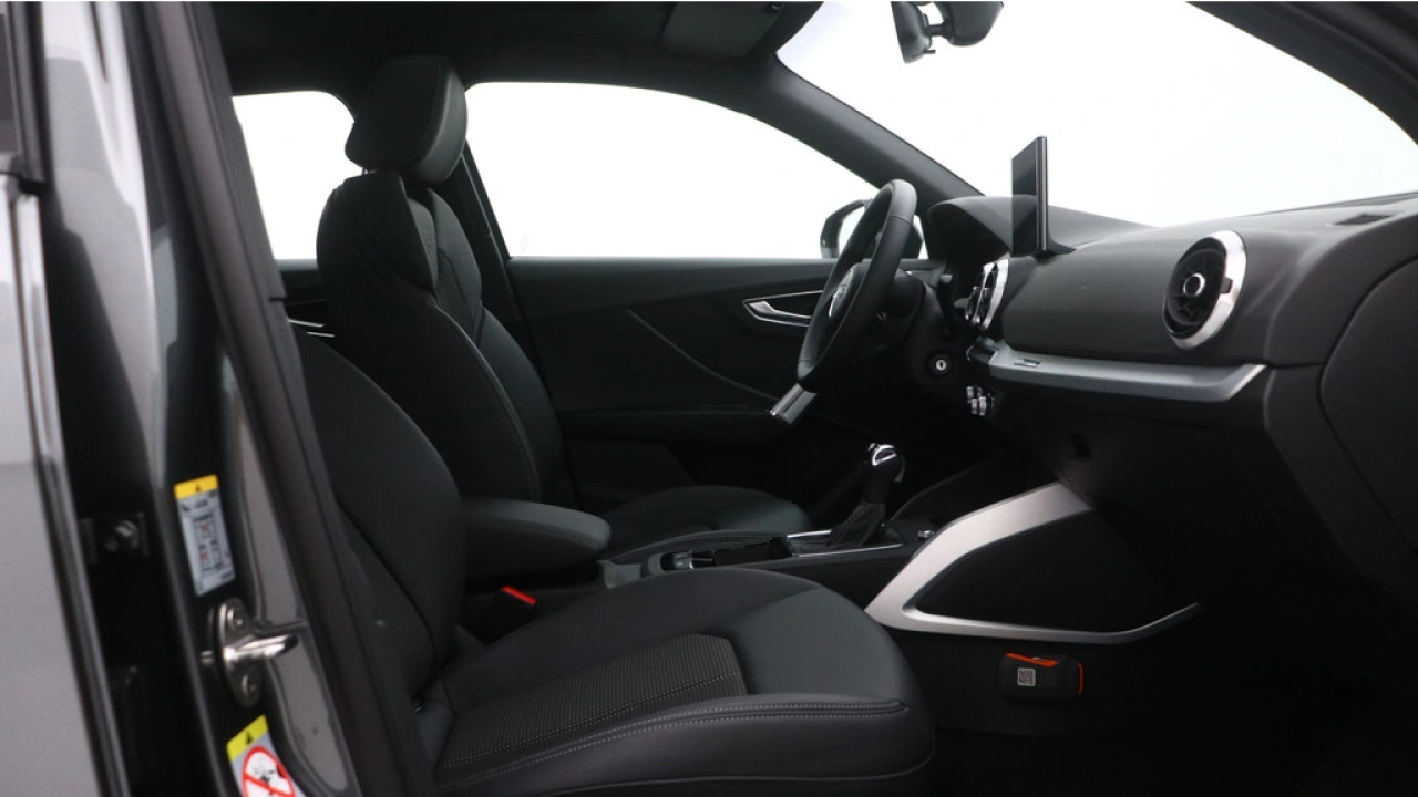 Audi Q2 35 TFSI S Edition | Panoramadak | Stoelverwarming | Carplay |