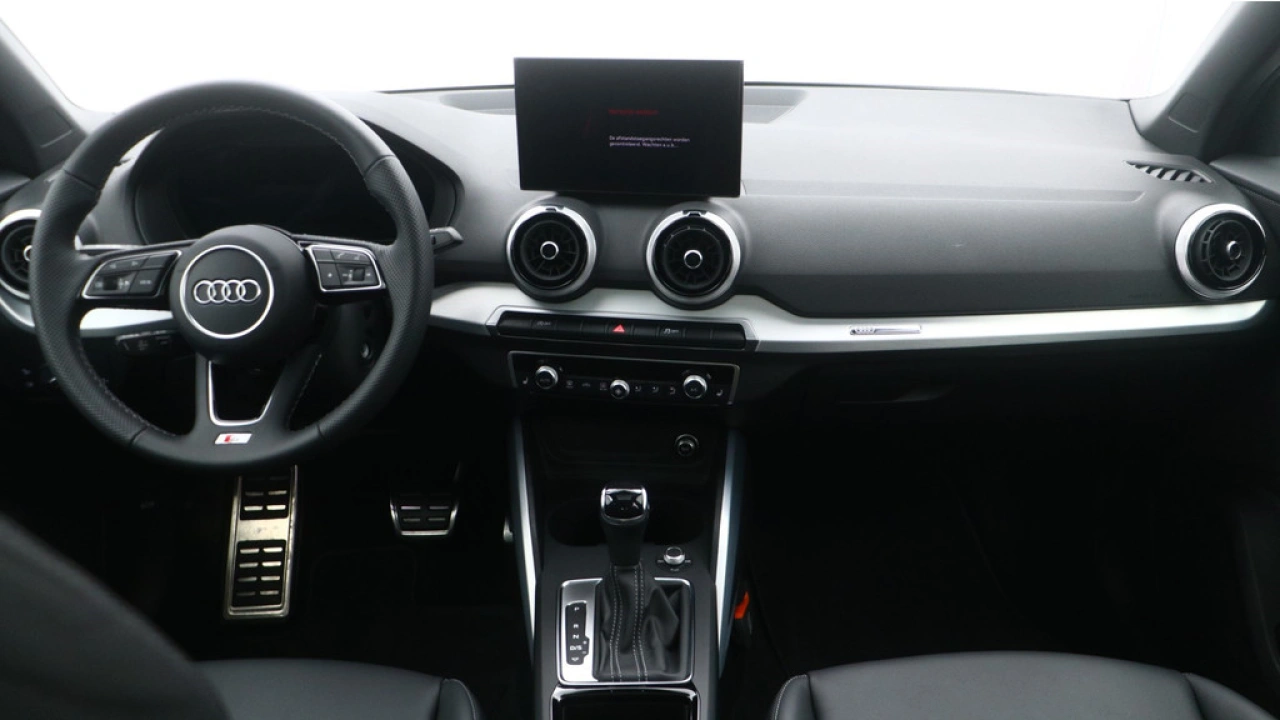 Audi Q2 35 TFSI S Edition | Panoramadak | Stoelverwarming | Carplay |