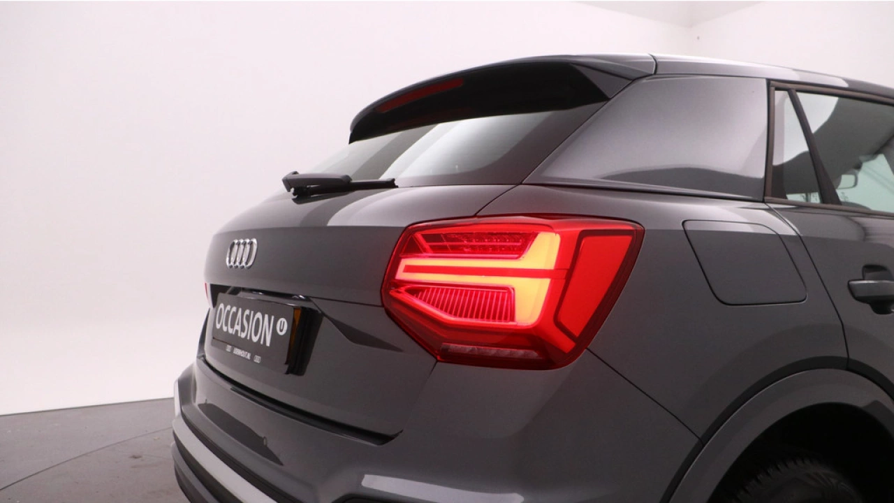 Audi Q2 35 TFSI S Edition | Panoramadak | Stoelverwarming | Carplay |