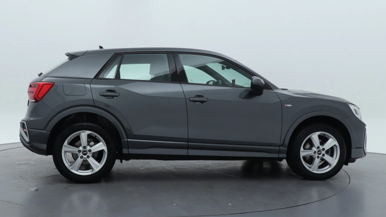 Audi Q2 35 TFSI S Edition | Panoramadak | Stoelverwarming | Carplay |