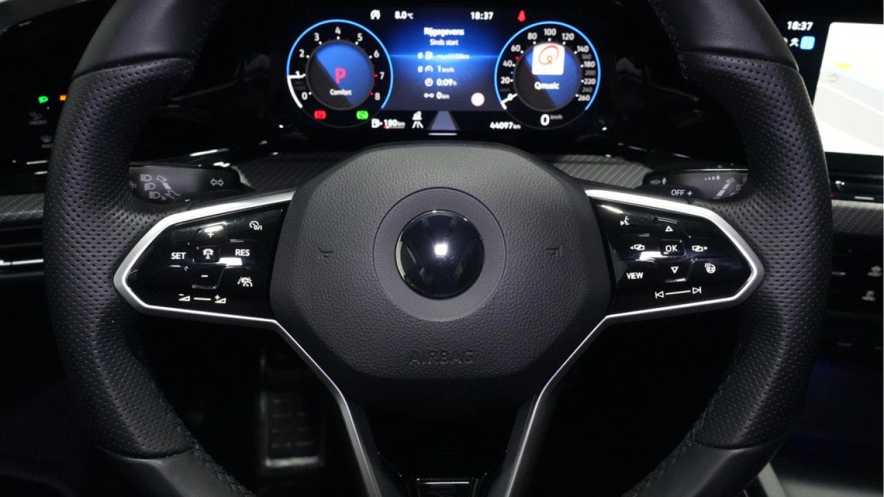 Volkswagen Golf 1.5 eTSI 150pk R-Line Business+