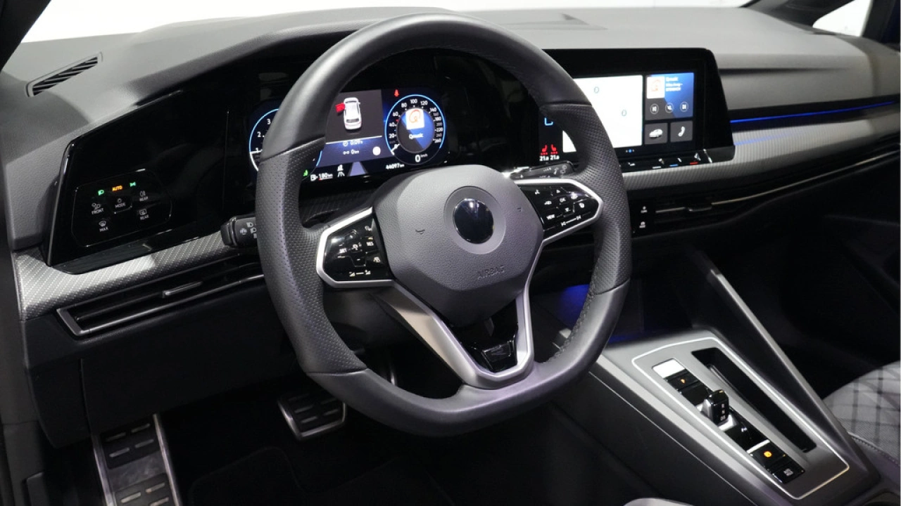 Volkswagen Golf 1.5 eTSI 150pk R-Line Business+