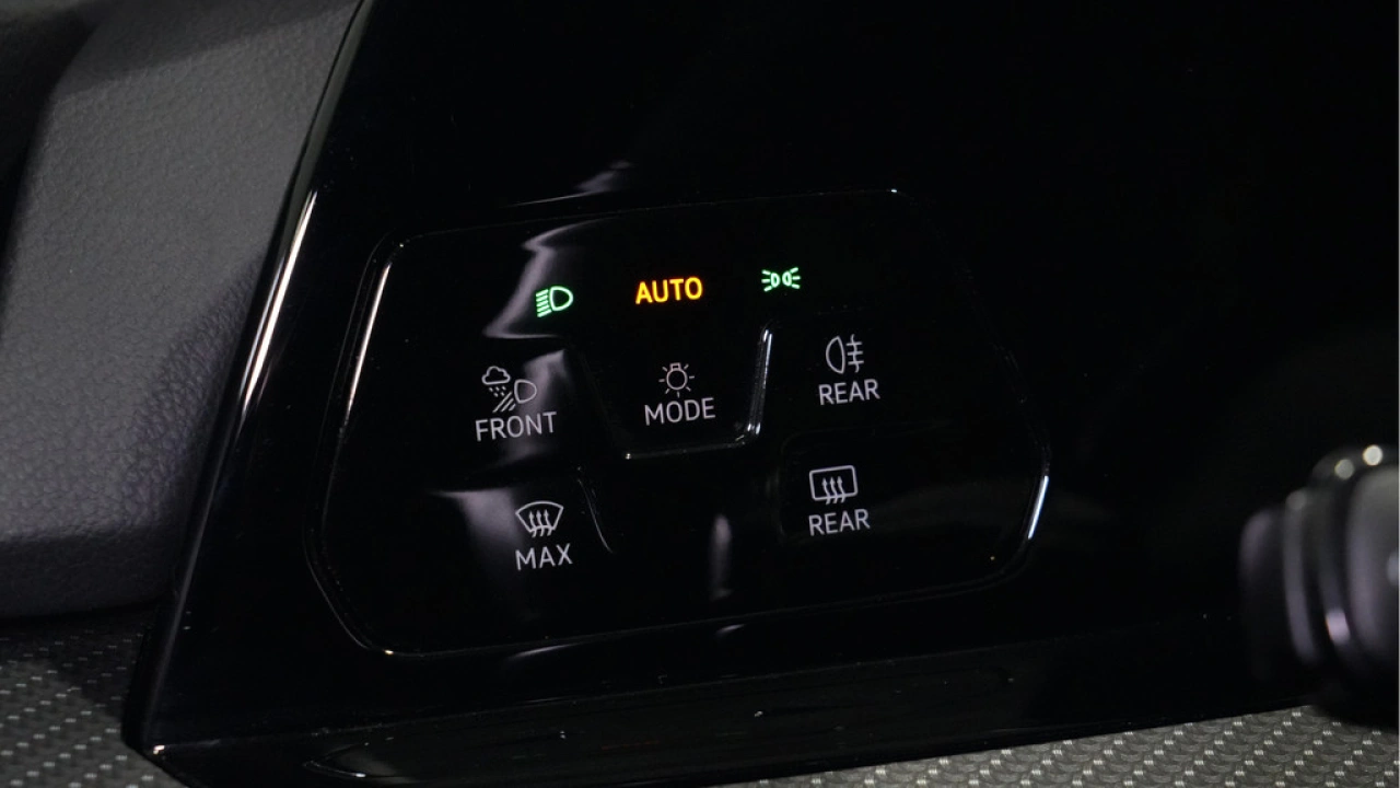 Volkswagen Golf 1.5 eTSI 150pk R-Line Business+