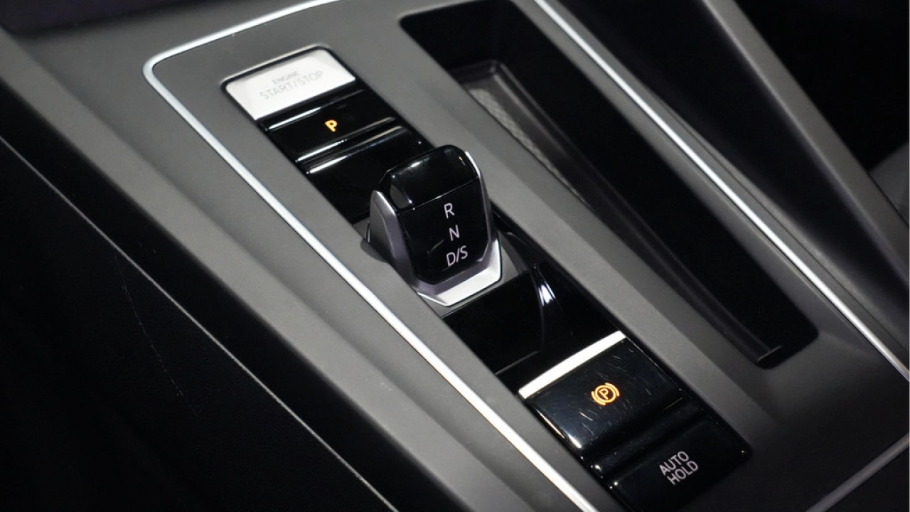 Volkswagen Golf 1.5 eTSI 150pk R-Line Business+