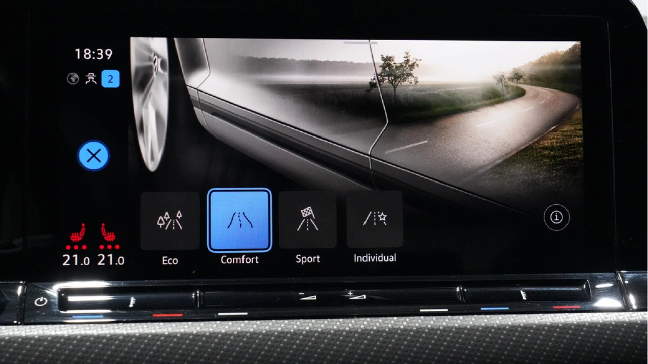 Volkswagen Golf 1.5 eTSI 150pk R-Line Business+