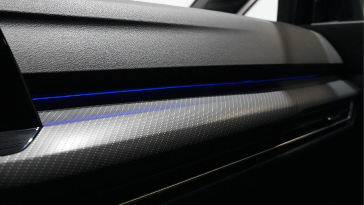 Volkswagen Golf 1.5 eTSI 150pk R-Line Business+