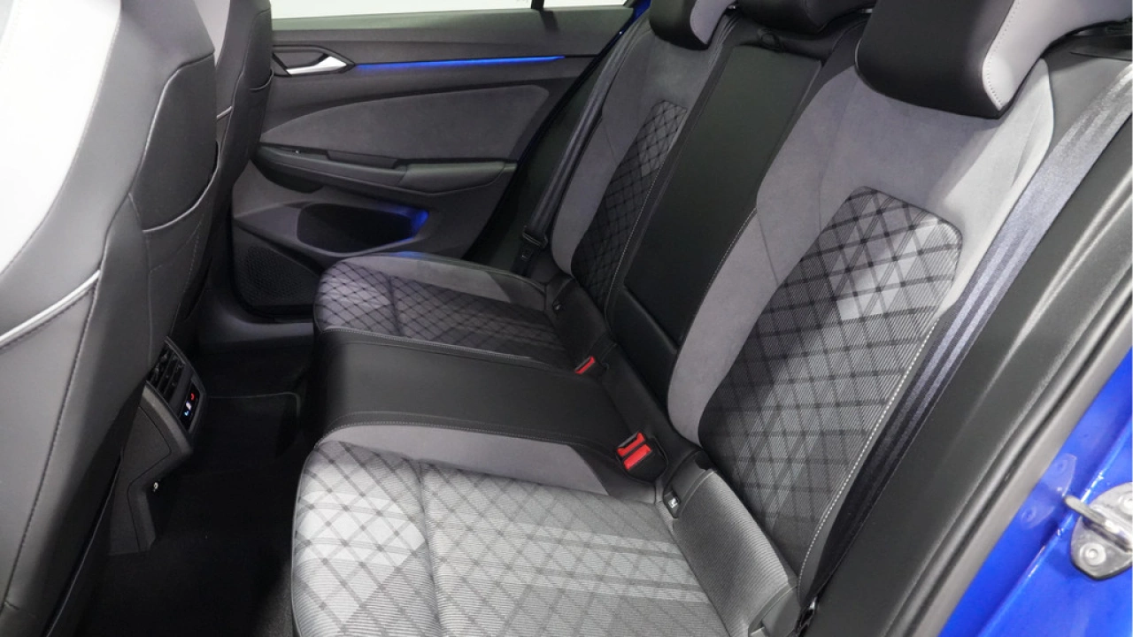 Volkswagen Golf 1.5 eTSI 150pk R-Line Business+