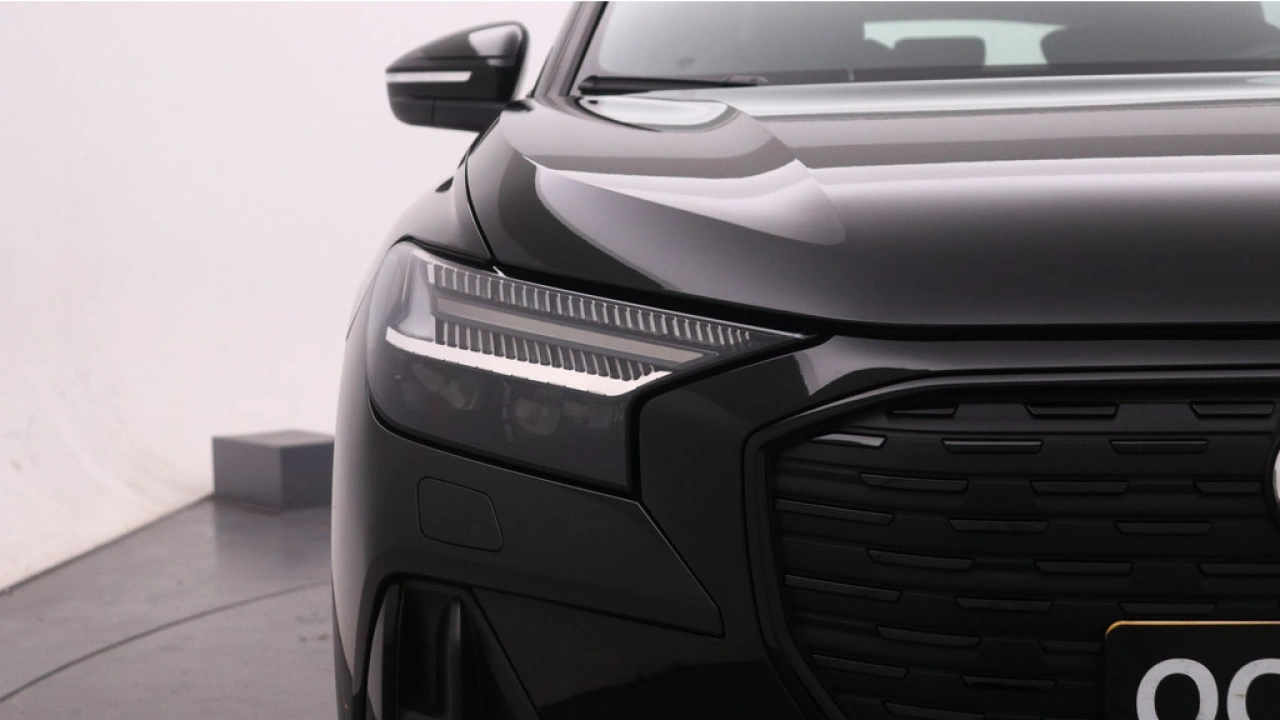 Audi Q4 e-tron 45 quattro S Edition 82 kWh | Assistentie Plus | Zwart optiek | Carplay |