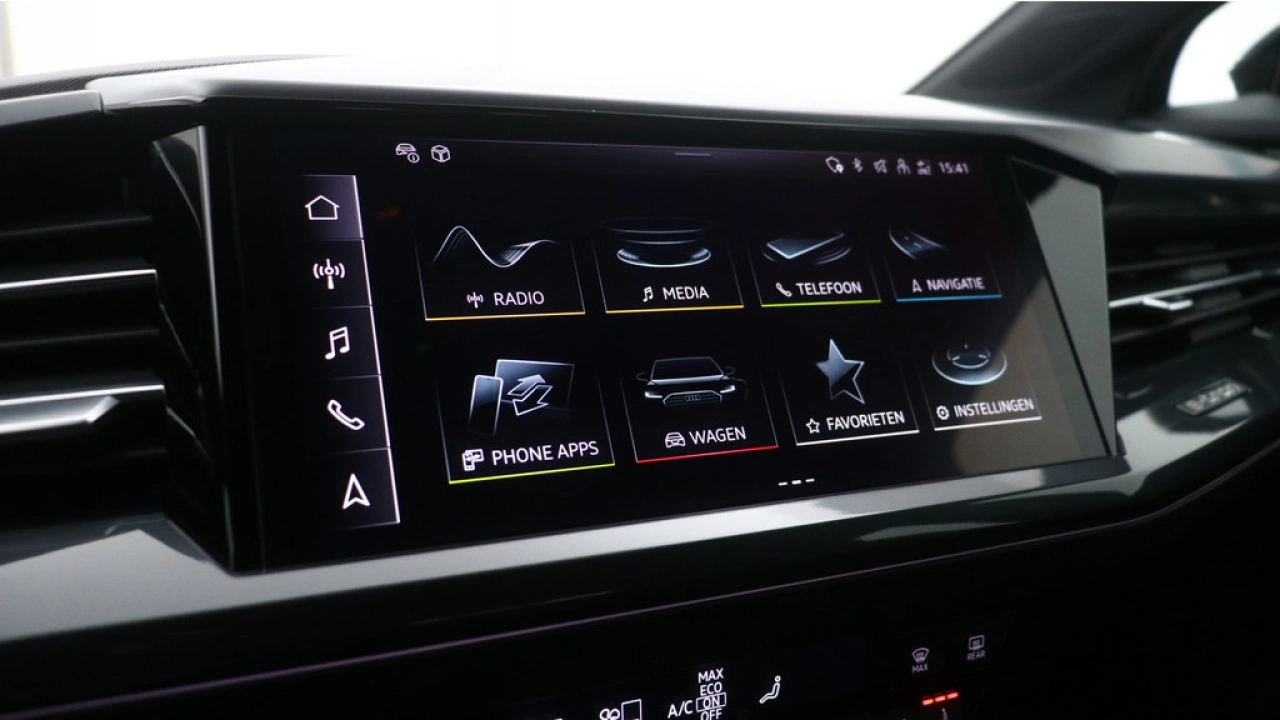 Audi Q4 e-tron 45 quattro S Edition 82 kWh | Assistentie Plus | Zwart optiek | Carplay |