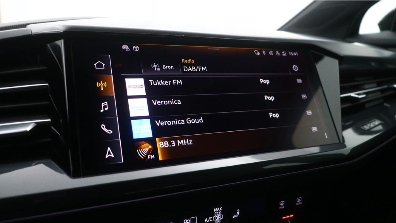 Audi Q4 e-tron 45 quattro S Edition 82 kWh | Assistentie Plus | Zwart optiek | Carplay |