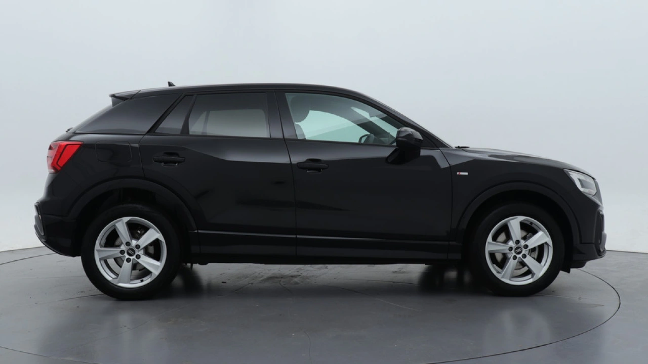Audi Q2 35 TFSI S Edition | Adaptive cruise | Zwart optiek | LED |