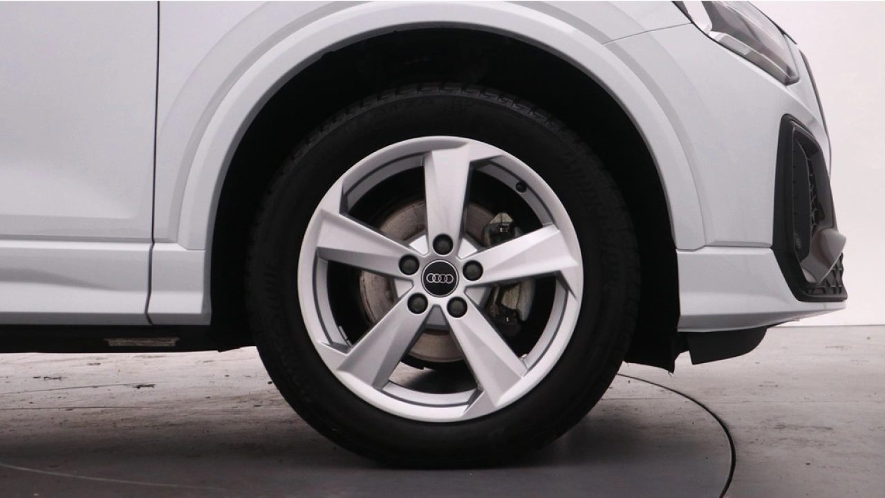 Audi Q2 35 TFSI S Edition | Adaptive cruise | Stoelverwarming | Zwart optiek |