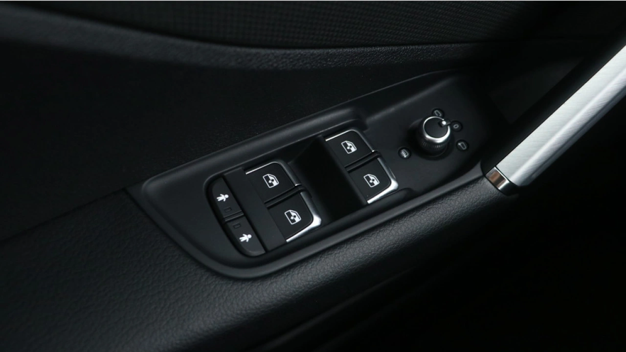 Audi Q2 35 TFSI S Edition | Adaptive cruise | Stoelverwarming | Zwart optiek |