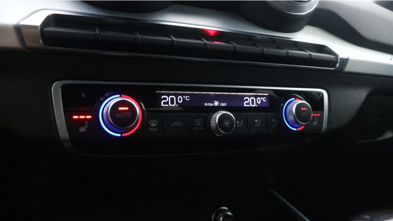 Audi Q2 35 TFSI S Edition | Adaptive cruise | Stoelverwarming | Zwart optiek |