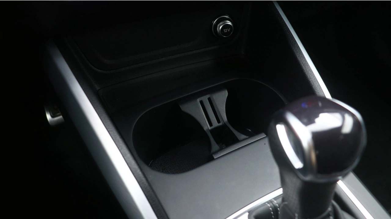 Audi Q2 35 TFSI S Edition | Adaptive cruise | Stoelverwarming | Zwart optiek |