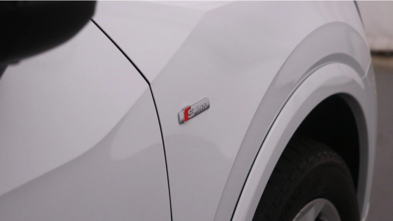 Audi Q2 35 TFSI S Edition | Adaptive cruise | Stoelverwarming | Zwart optiek |