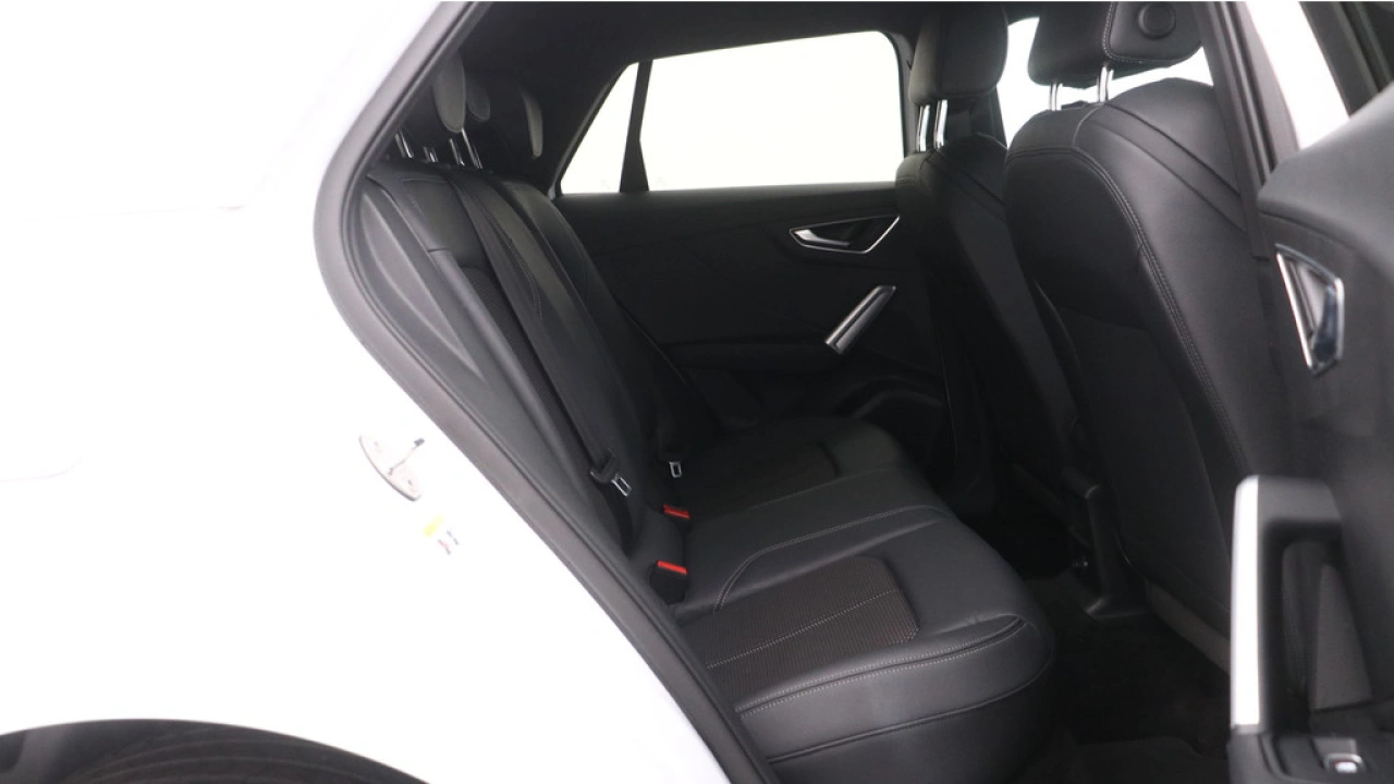 Audi Q2 35 TFSI S Edition | Adaptive cruise | Stoelverwarming | Zwart optiek |