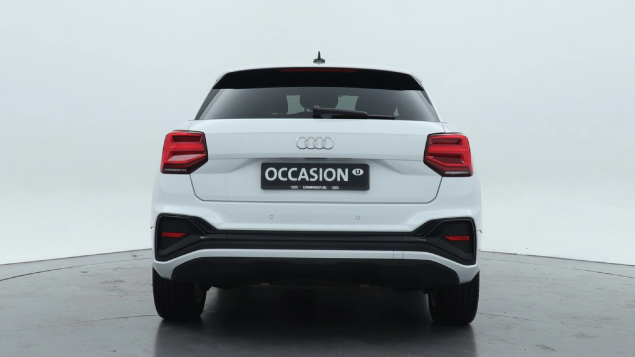 Audi Q2 35 TFSI S Edition | Adaptive cruise | Stoelverwarming | Zwart optiek |
