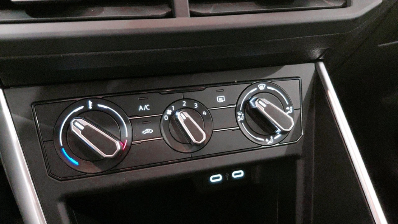 Volkswagen Polo 1.0 TSI Life | Multimedia | Parkeersensoren | App Connect |