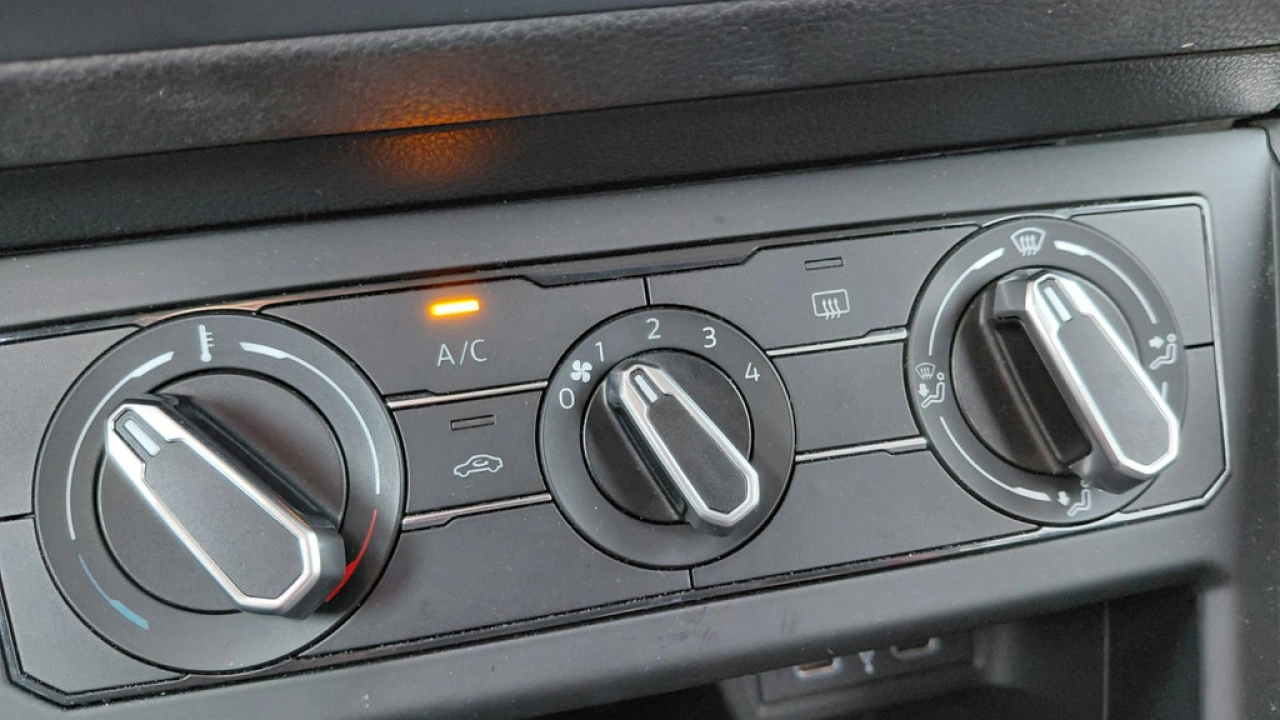 Volkswagen Polo 1.0 TSI Life | Multimedia | Parkeersensoren | Binnenkort beschikbaar |