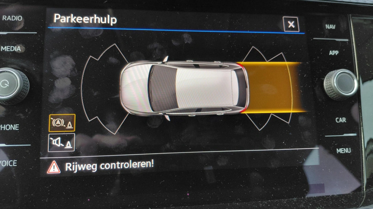 Volkswagen Polo 1.0 TSI Life | Multimedia | Parkeersensoren | Binnenkort beschikbaar |