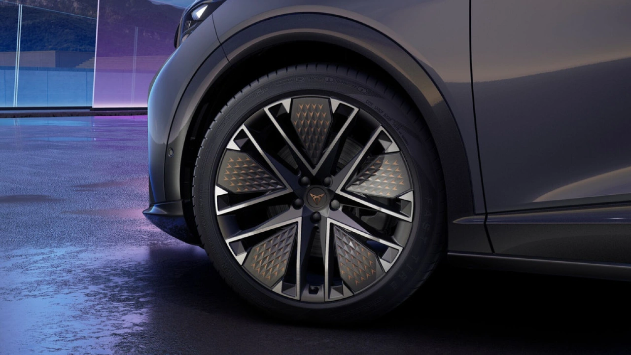 CUPRA Tavascan 77kWh Elektromotor 340 1AT VZ Extreme