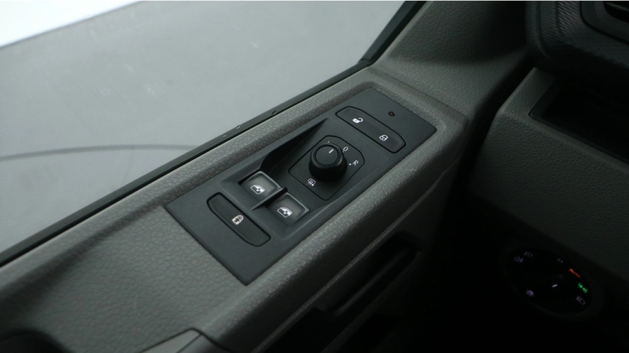 VW Bedrijfswagens Transporter L2H1 2.0 TDI 110pk Comfortline