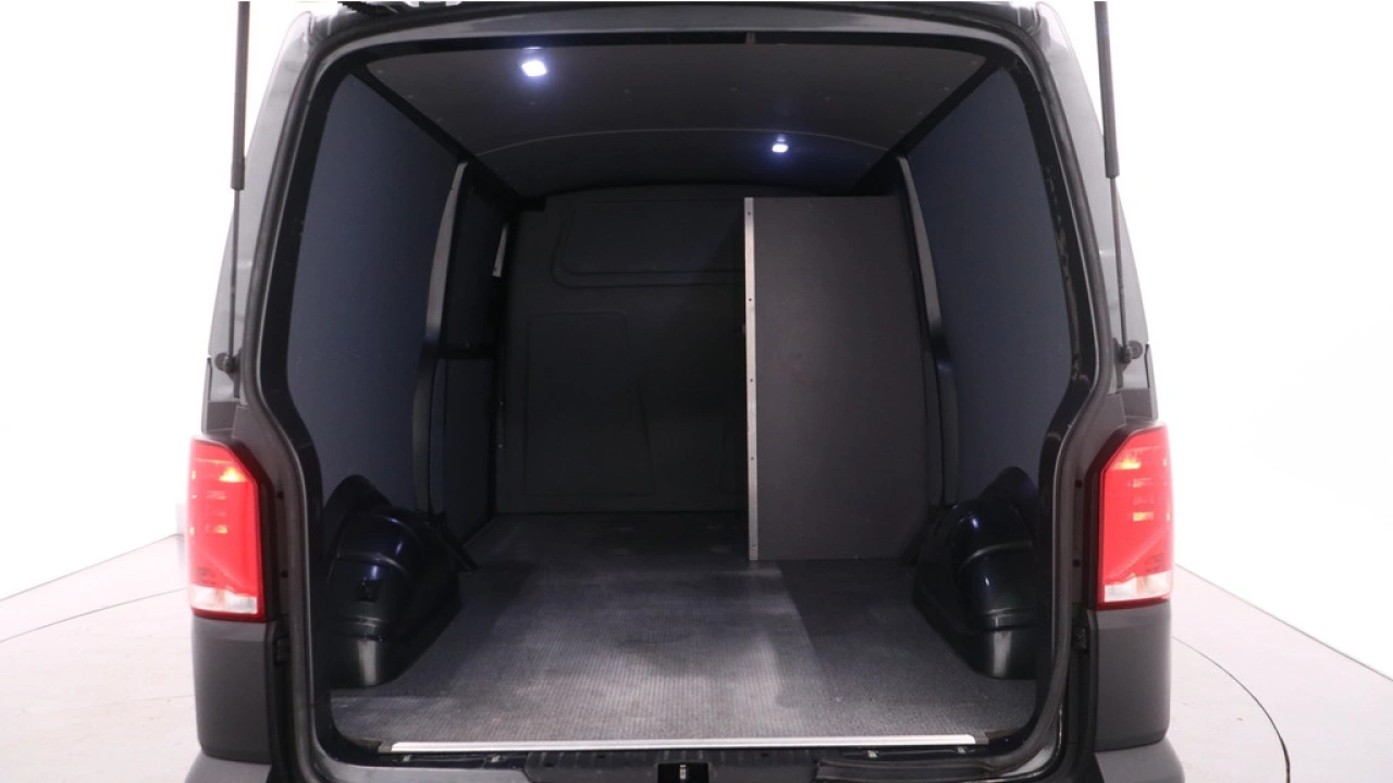 VW Bedrijfswagens Transporter L2H1 2.0 TDI 110pk Comfortline