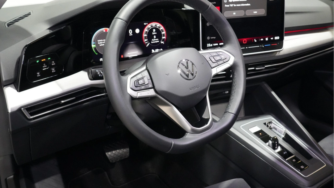 Volkswagen Golf 1.5 eHybrid 204pk Life Edition