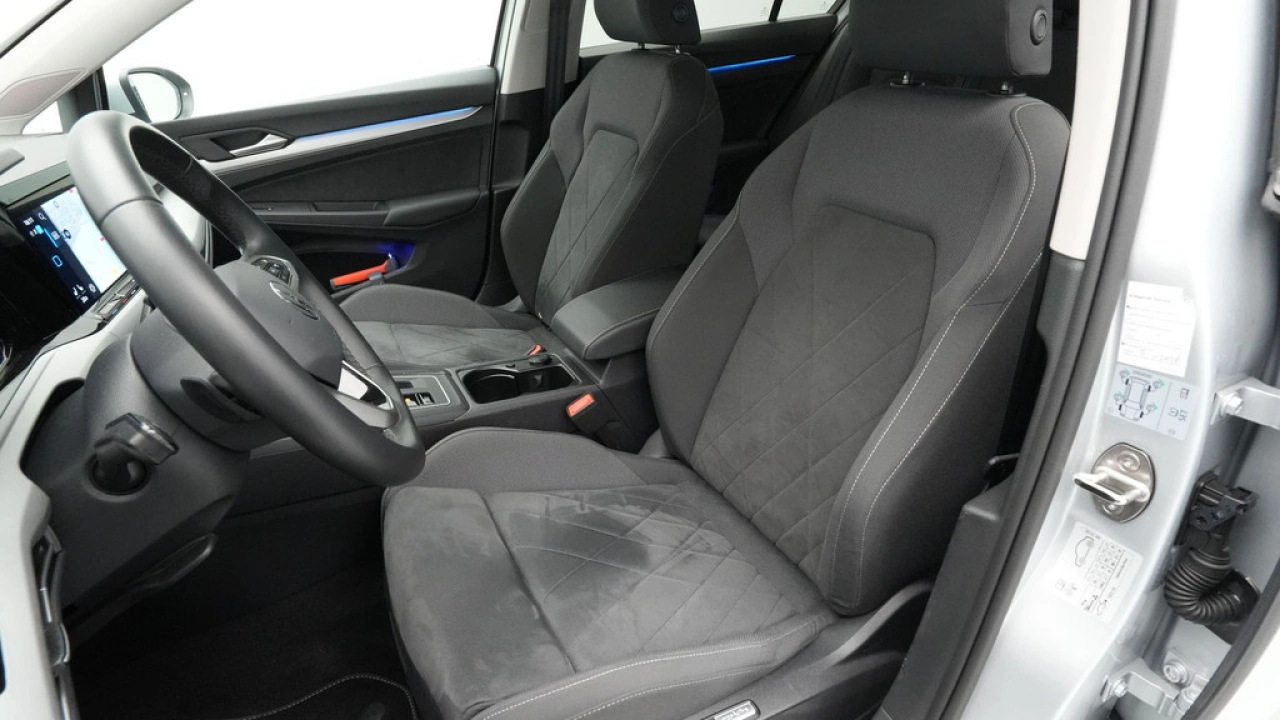 Volkswagen Golf 1.0 eTSI 110pk Life Business DSG