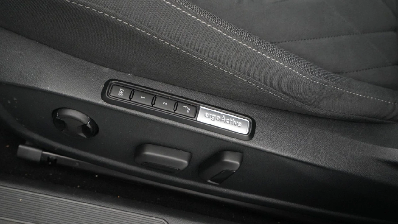 Volkswagen Golf 1.0 eTSI 110pk Life Business DSG