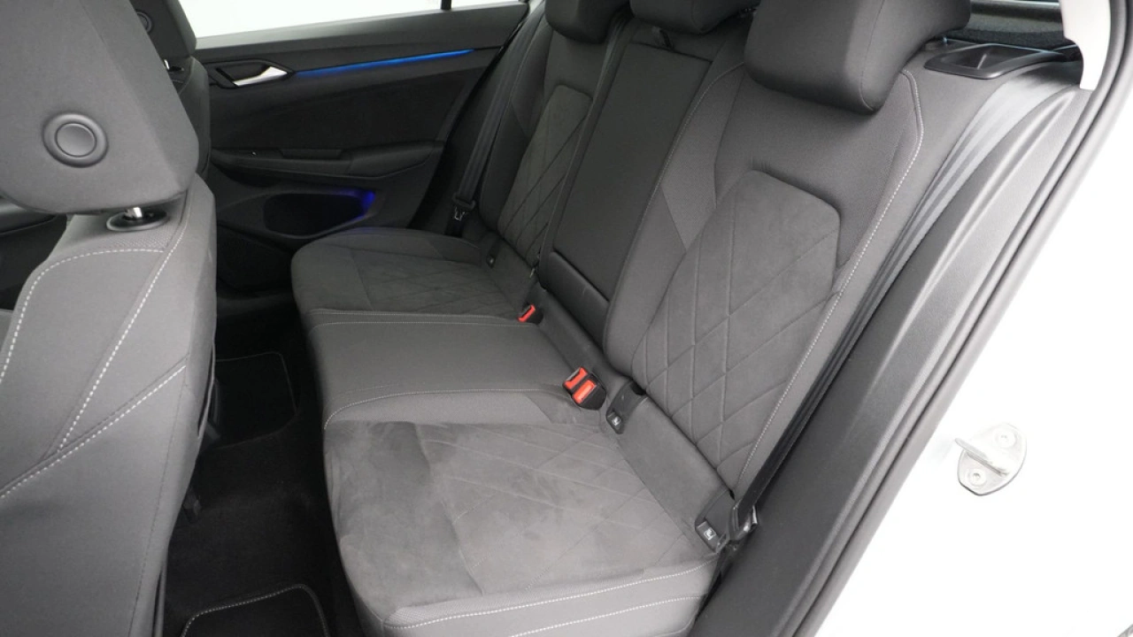 Volkswagen Golf 1.0 eTSI 110pk Life Business DSG