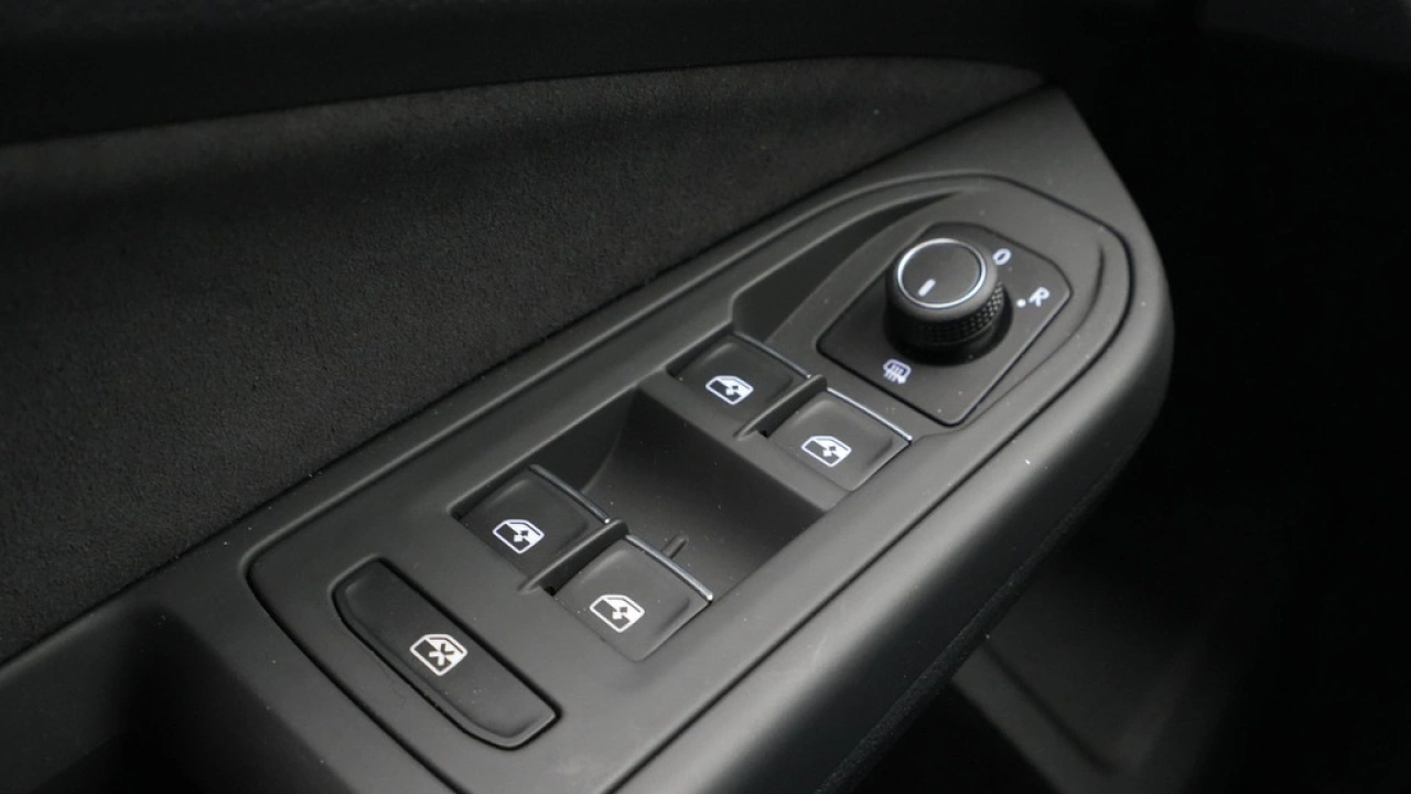 Volkswagen Golf 1.0 eTSI 110pk Life Business DSG