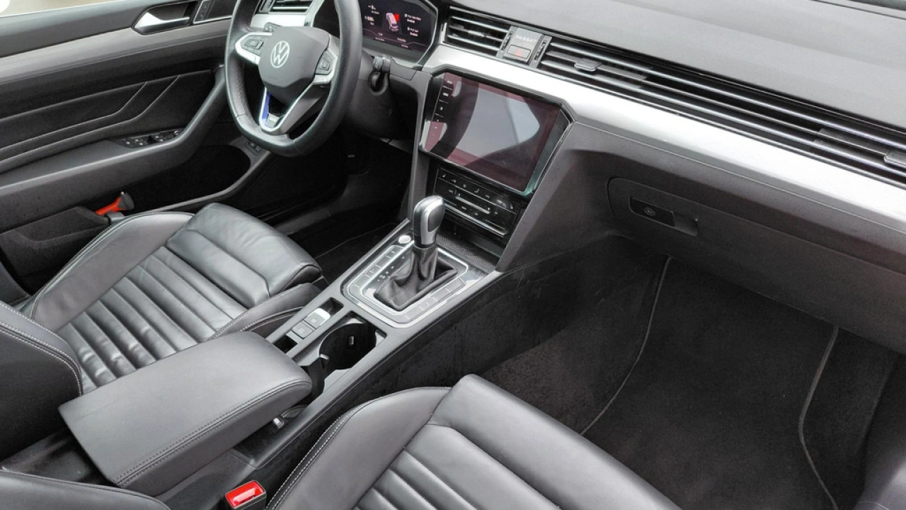 Volkswagen Passat Variant 1.4 TSI PHEV GTE Business | Hybride | Leder | Trekhaak | VERWACHT |