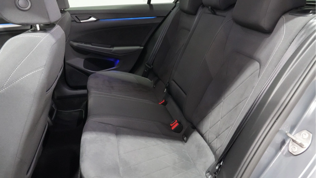 Volkswagen Golf 1.0 eTSI 110pk DSG Life Business