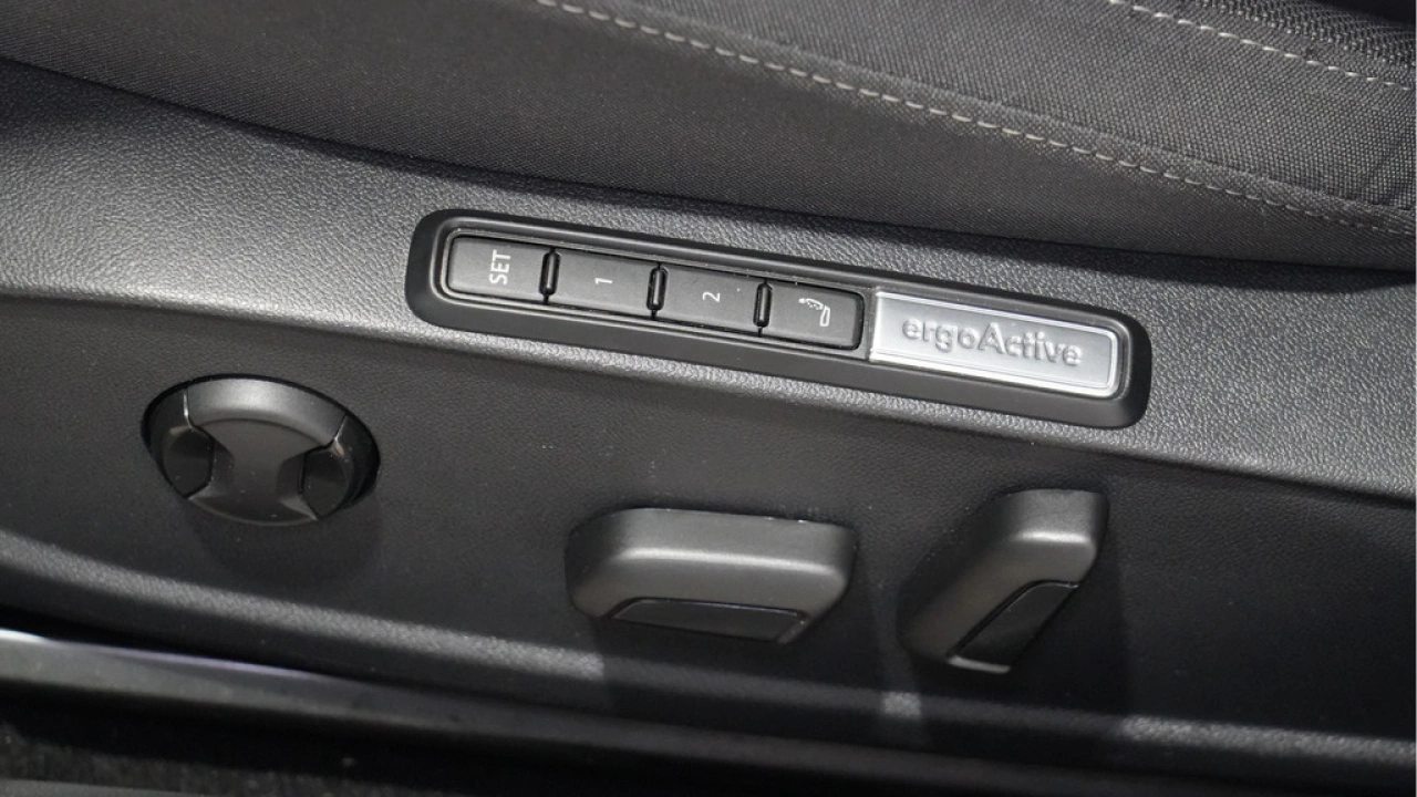 Volkswagen Golf 1.0 eTSI 110pk DSG Life Business