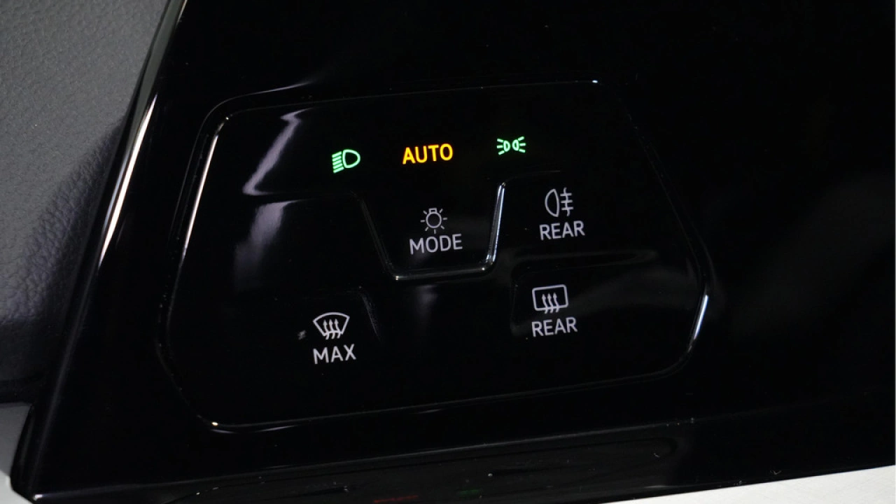 Volkswagen Golf 1.0 eTSI 110pk DSG Life Business