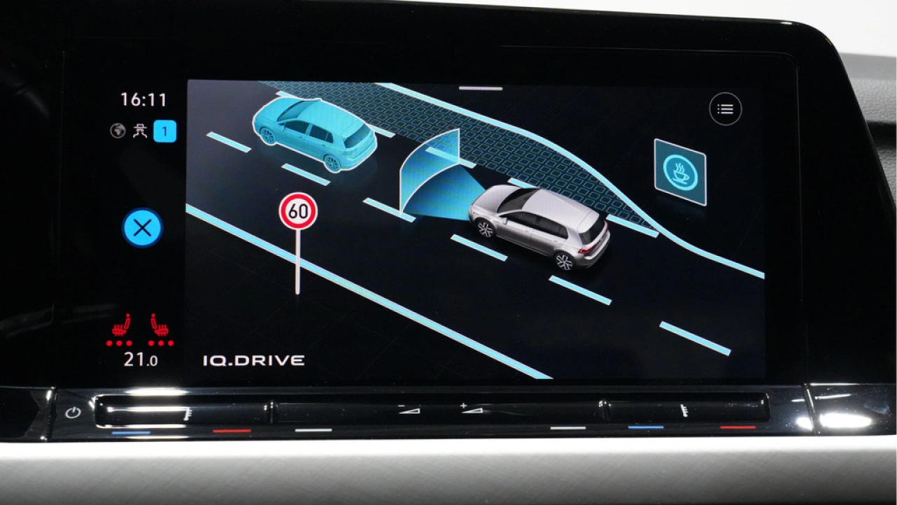 Volkswagen Golf 1.0 eTSI 110pk DSG Life Business