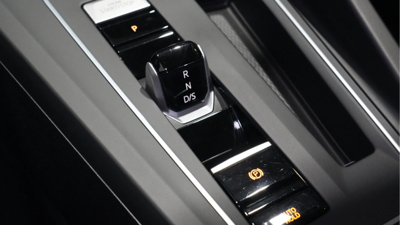 Volkswagen Golf 1.0 eTSI 110pk DSG Life Business