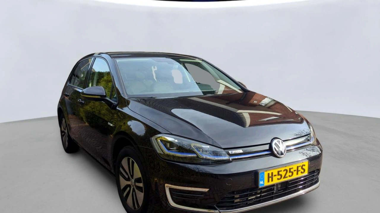 Volkswagen e-Golf E-DITION | 49.000 KM! | Binnenkort beschikbaar |