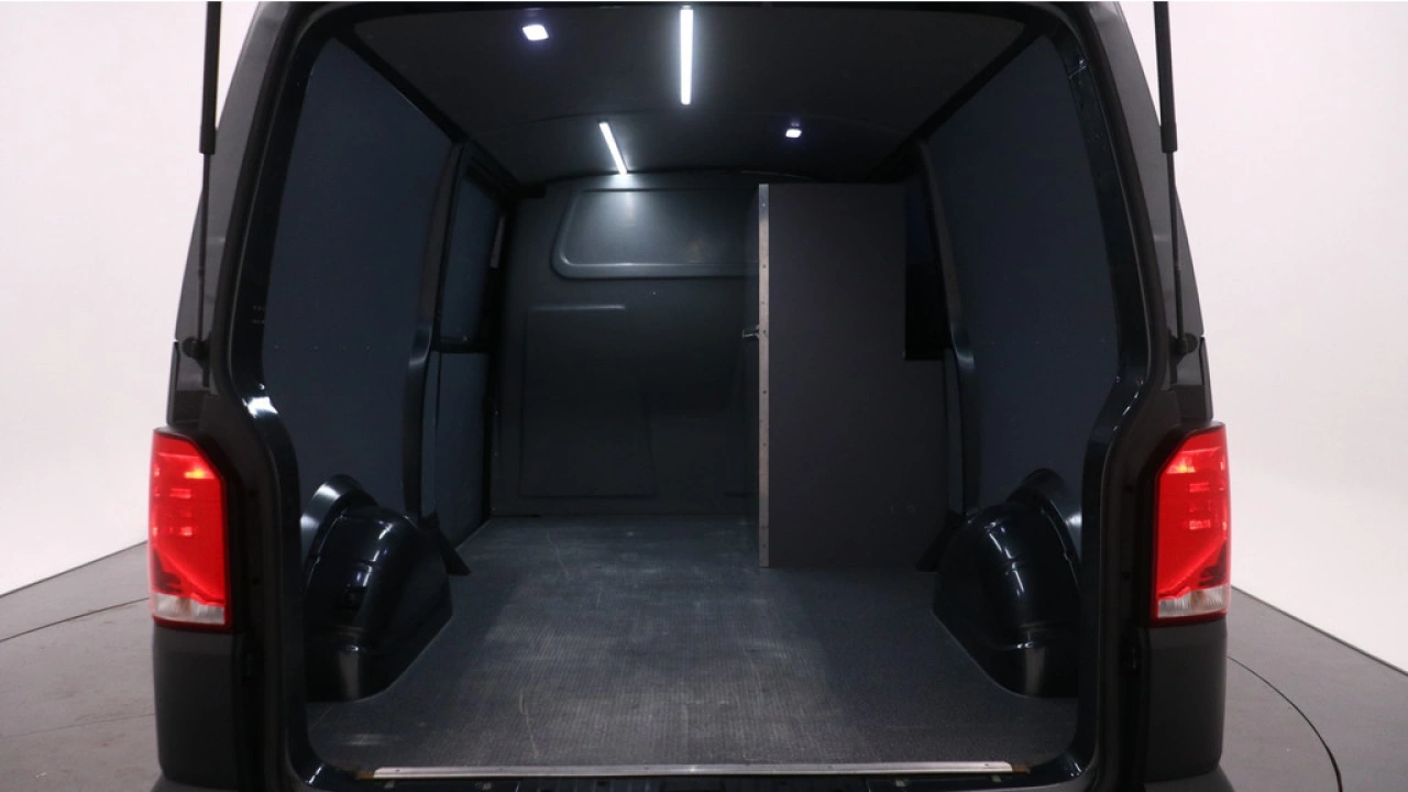 VW Bedrijfswagens Transporter L2H1 2.0 TDI 110pk Comfortline