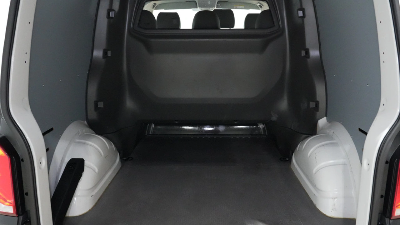 VW Bedrijfswagens Transporter 2.0 TDI 110pk L1H1 Dubbele Cabine DC