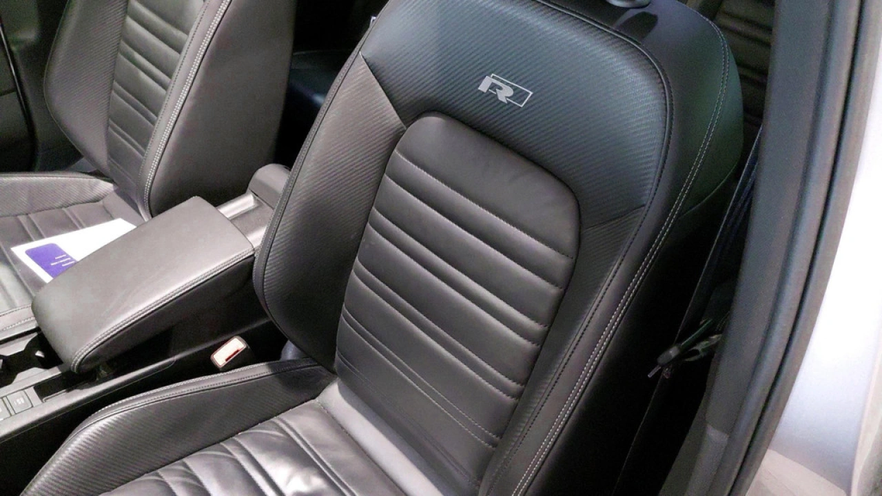 Volkswagen Passat Variant 1.5 TSI R-Line Business | Leder | Panoramadak | Trekhaak |