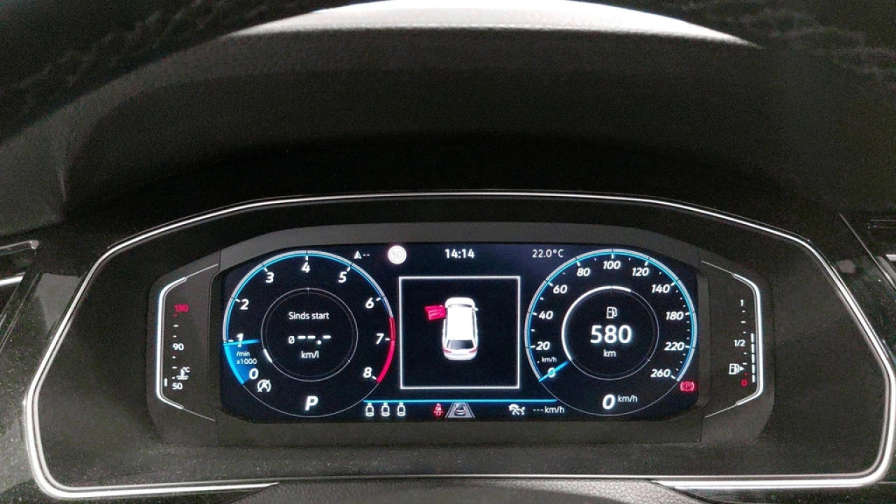 Volkswagen Passat Variant 1.5 TSI R-Line Business | Leder | Panoramadak | Trekhaak |