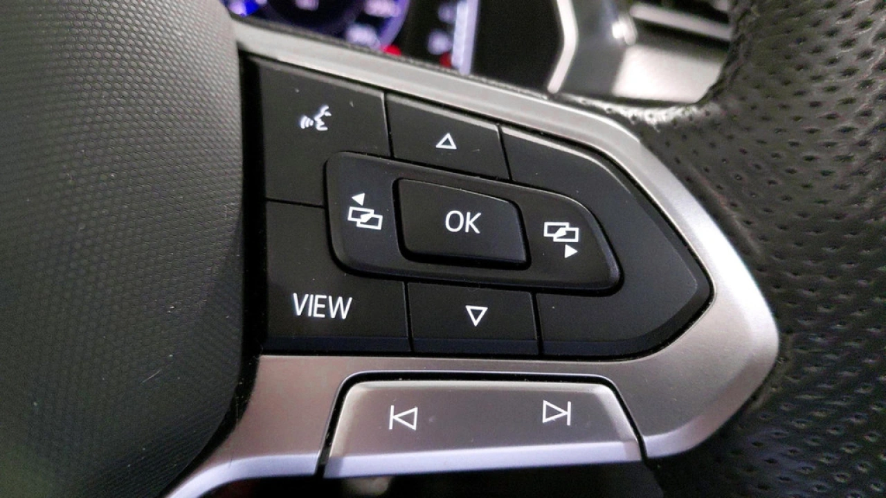 Volkswagen Passat Variant 1.5 TSI R-Line Business | Leder | Panoramadak | Trekhaak |