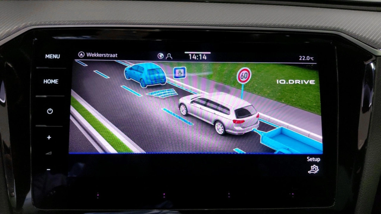 Volkswagen Passat Variant 1.5 TSI R-Line Business | Leder | Panoramadak | Trekhaak |