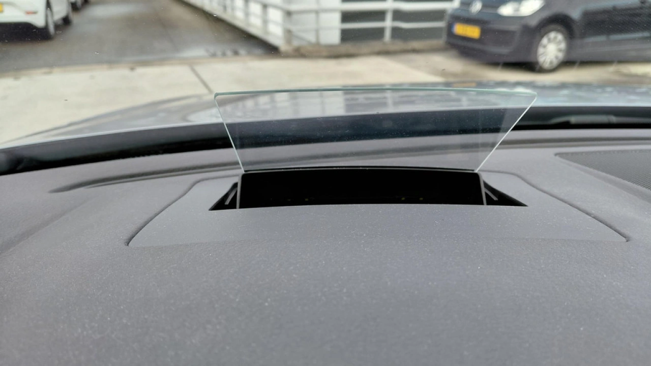 Volkswagen Passat Variant 1.5 TSI R-Line Business | Leder | Panoramadak | Trekhaak | VERWACHT |