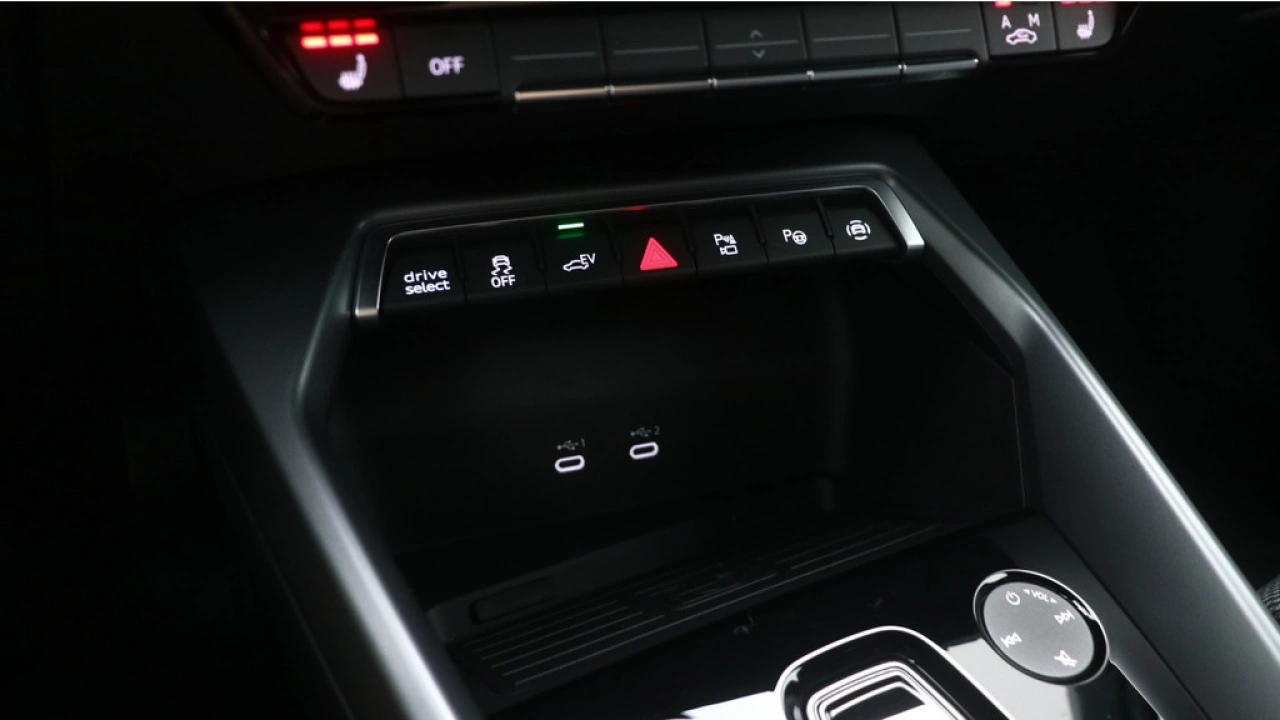 Audi A3 Sportback 40 TFSI e 204PK Advanced edition | Stoelverwarming | Camera | Carplay |