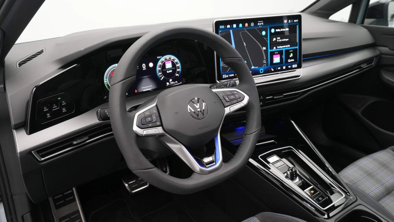 Volkswagen Golf GTE 1.5 TSI eHybrid 272pk DSG Panoramadak